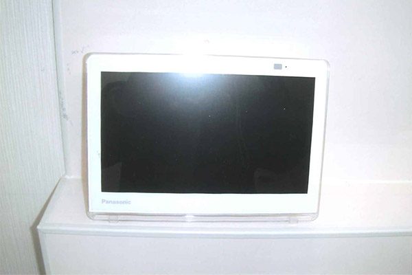写真:②小型テレビ